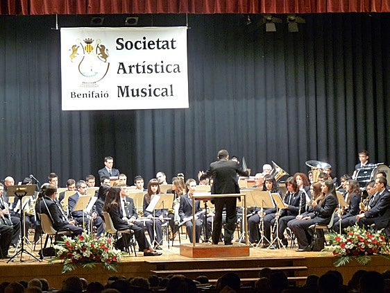 Imagen de archivo de la banda de Benifaió celebrando su fiesta.
