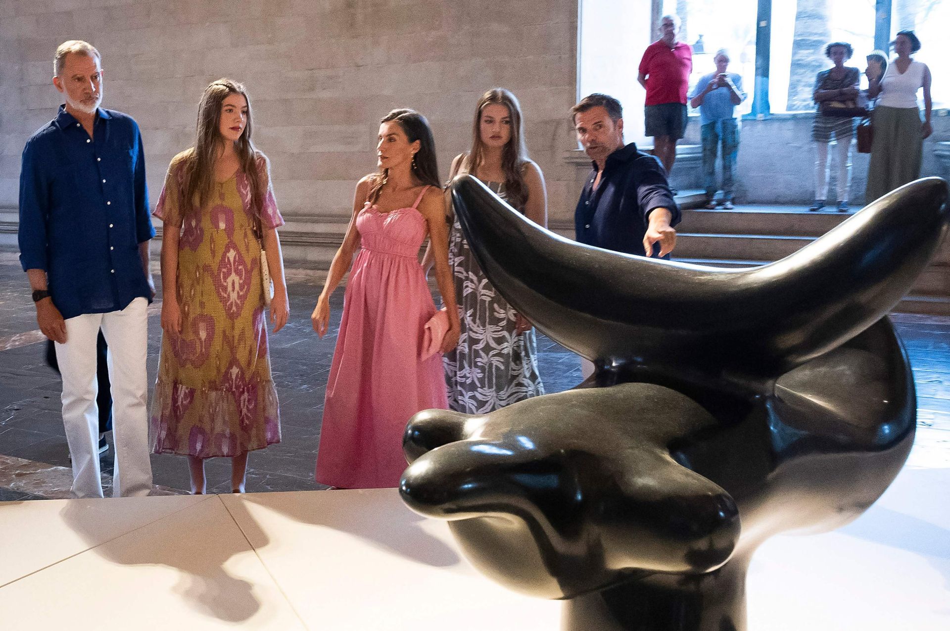 La reina Letizia deslumbra en su último día en Mallorca