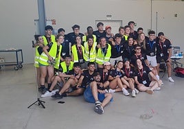 El grupo de alumnos Faraday Rocketry UPV, tras el lanzamiento del cohete