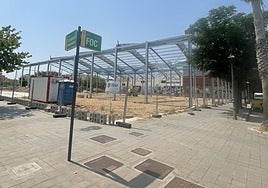 Estructura de la instalación de pádel que se está construyendo junto a la Ronda Nord.