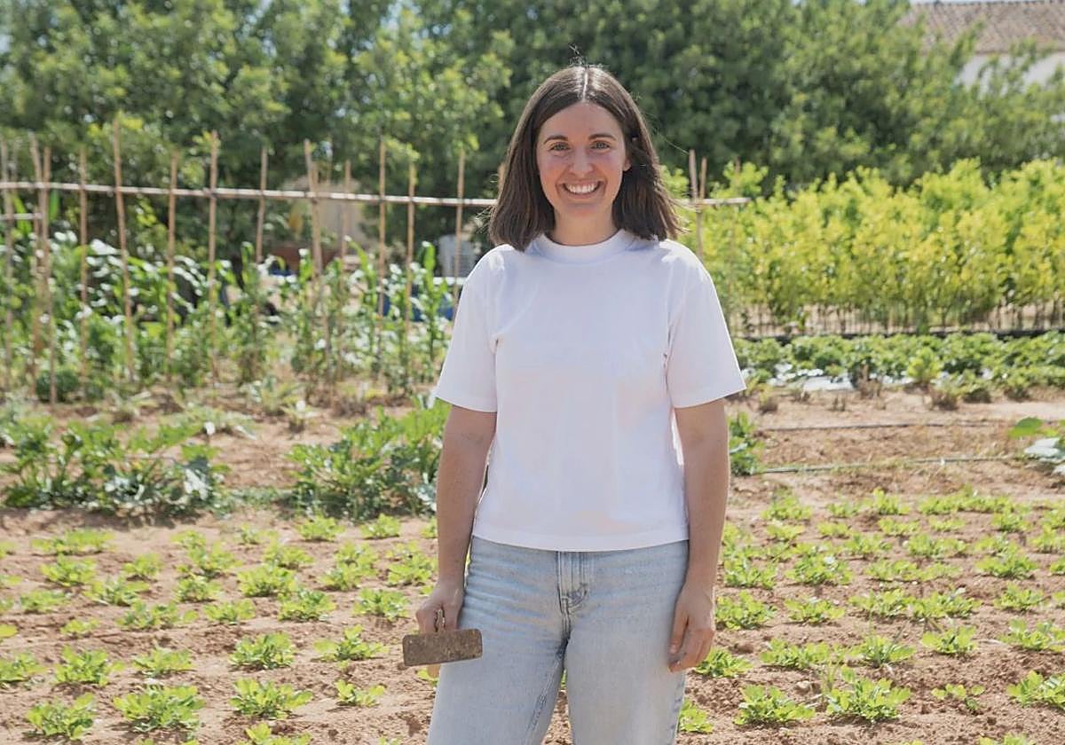 Ana Climent, en los campos de cacaus de su empresa