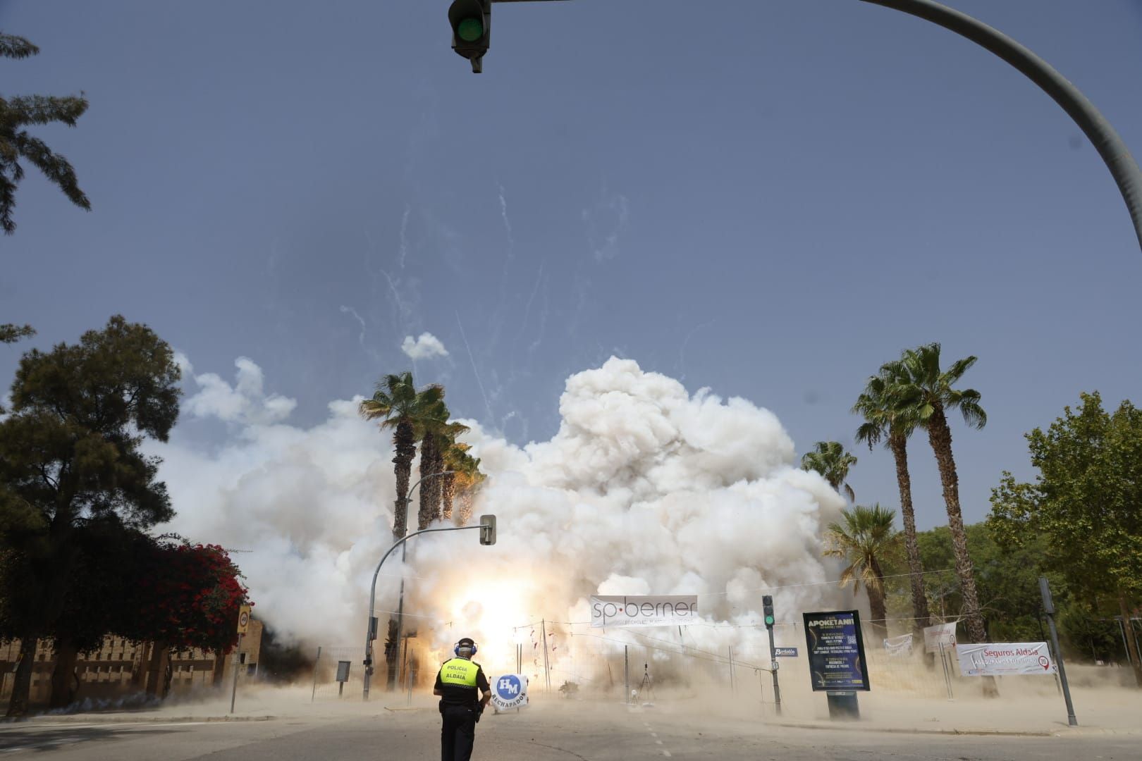 Así ha sido la mascletà más grande de la historia