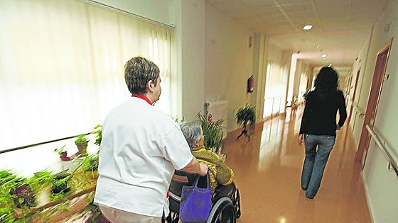 La falta de aire acondicionado deja las habitaciones a 33 grados en la residencia de mayores de Jalance