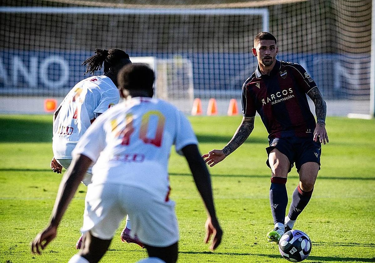 Cuarto amistoso de pretemporada entre el Levante y el Al-Qadsiah.