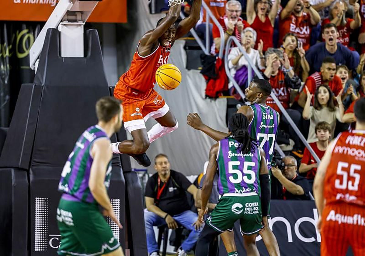 Amida Brimah, durante un partido con BAXI Manresa