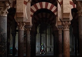 Así ha quedado por dentro la mezquita de Córdoba tras el incendio