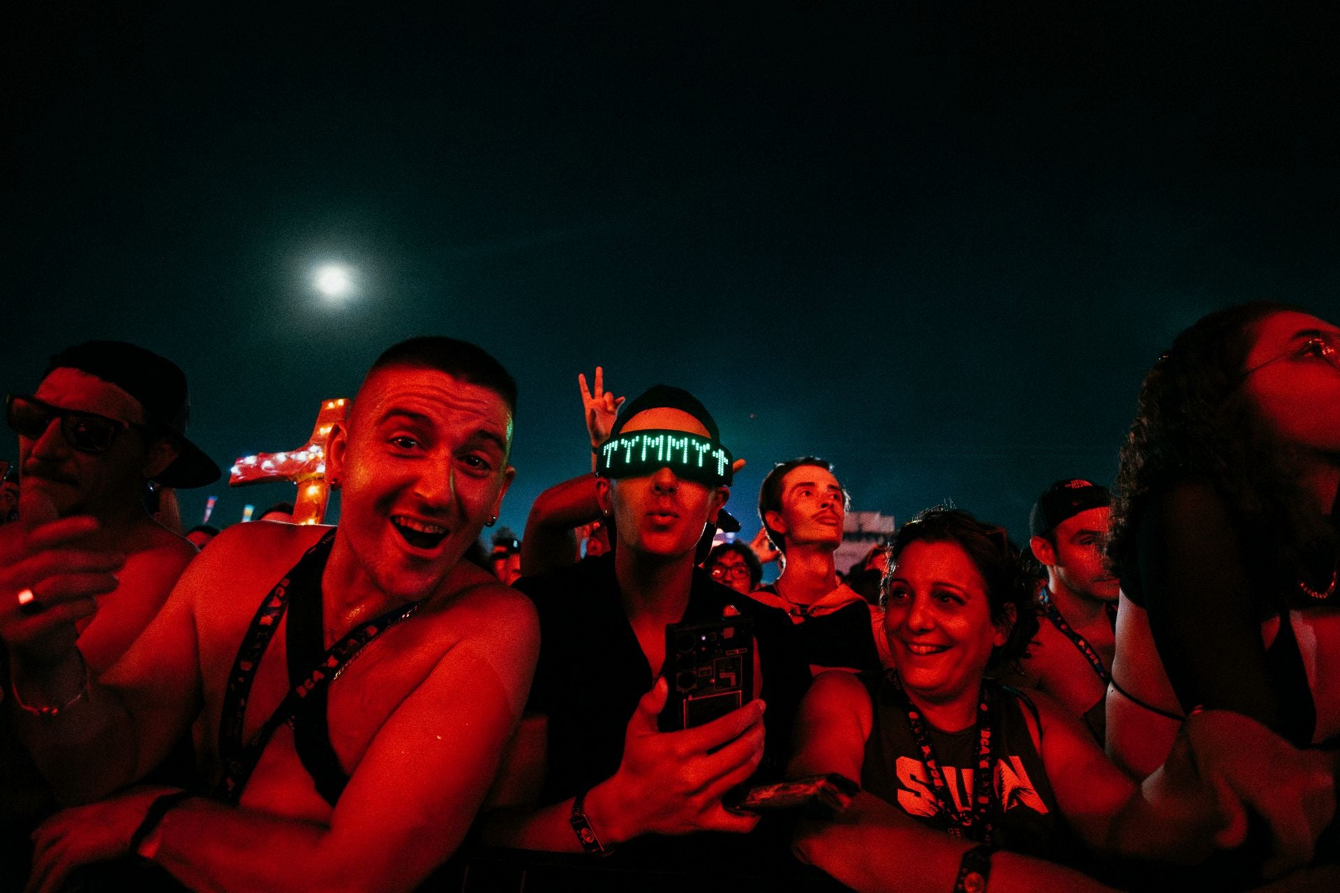 Fotos: Un show de fuegos artificiales y 250 drones ilumina el cielo del Medusa