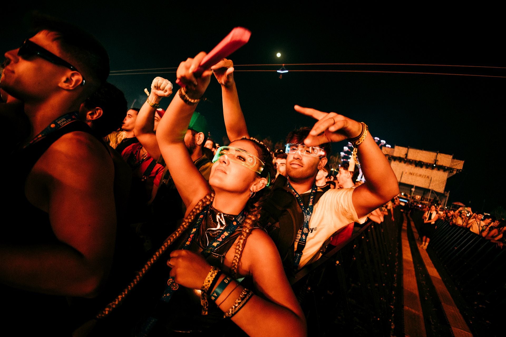 Fotos: Un show de fuegos artificiales y 250 drones ilumina el cielo del Medusa
