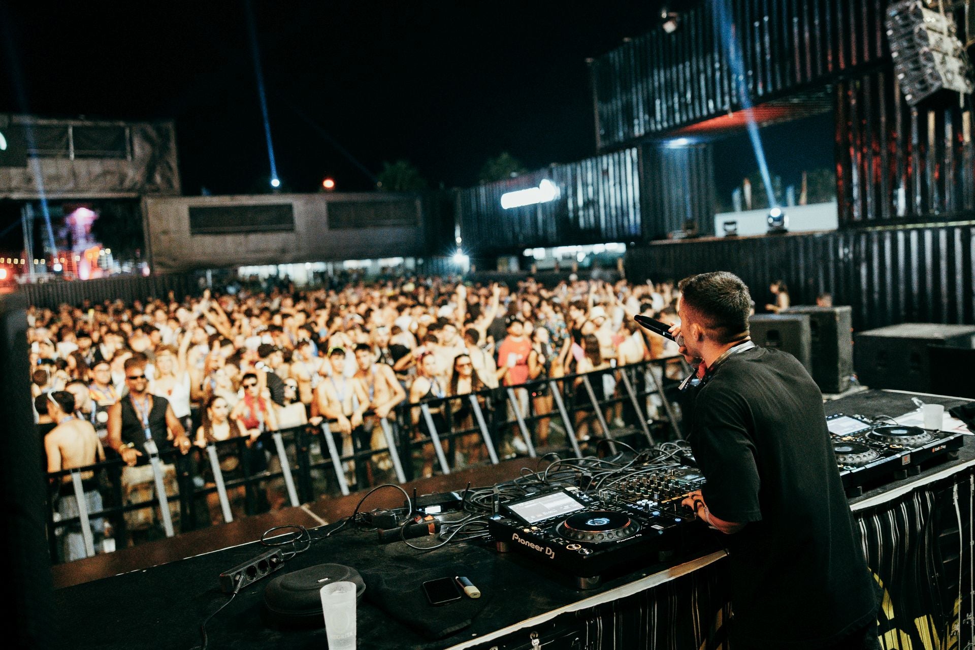 Fotos: Un show de fuegos artificiales y 250 drones ilumina el cielo del Medusa
