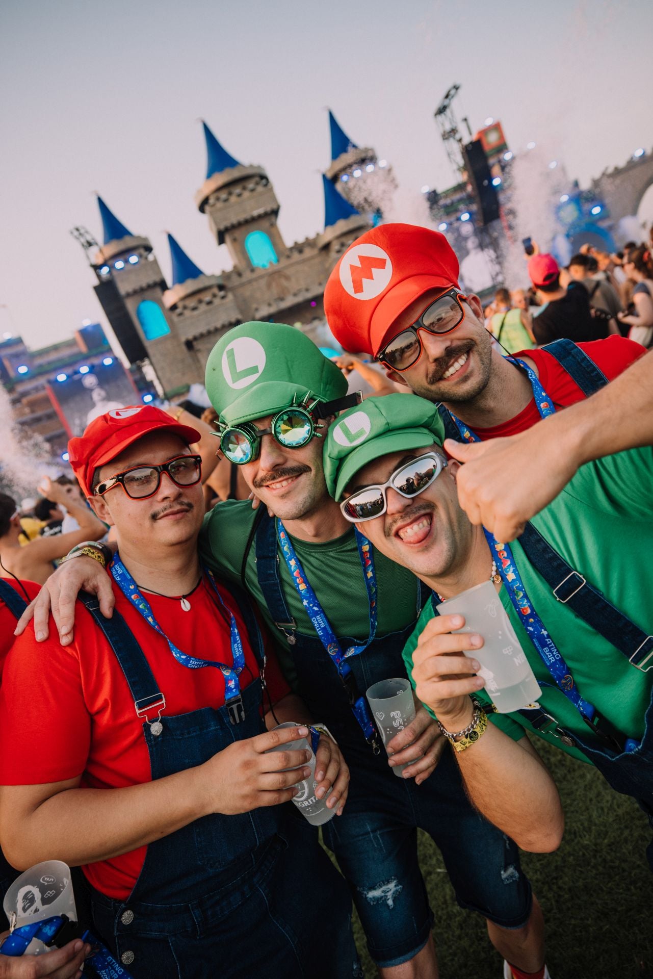 Fotos: Un show de fuegos artificiales y 250 drones ilumina el cielo del Medusa