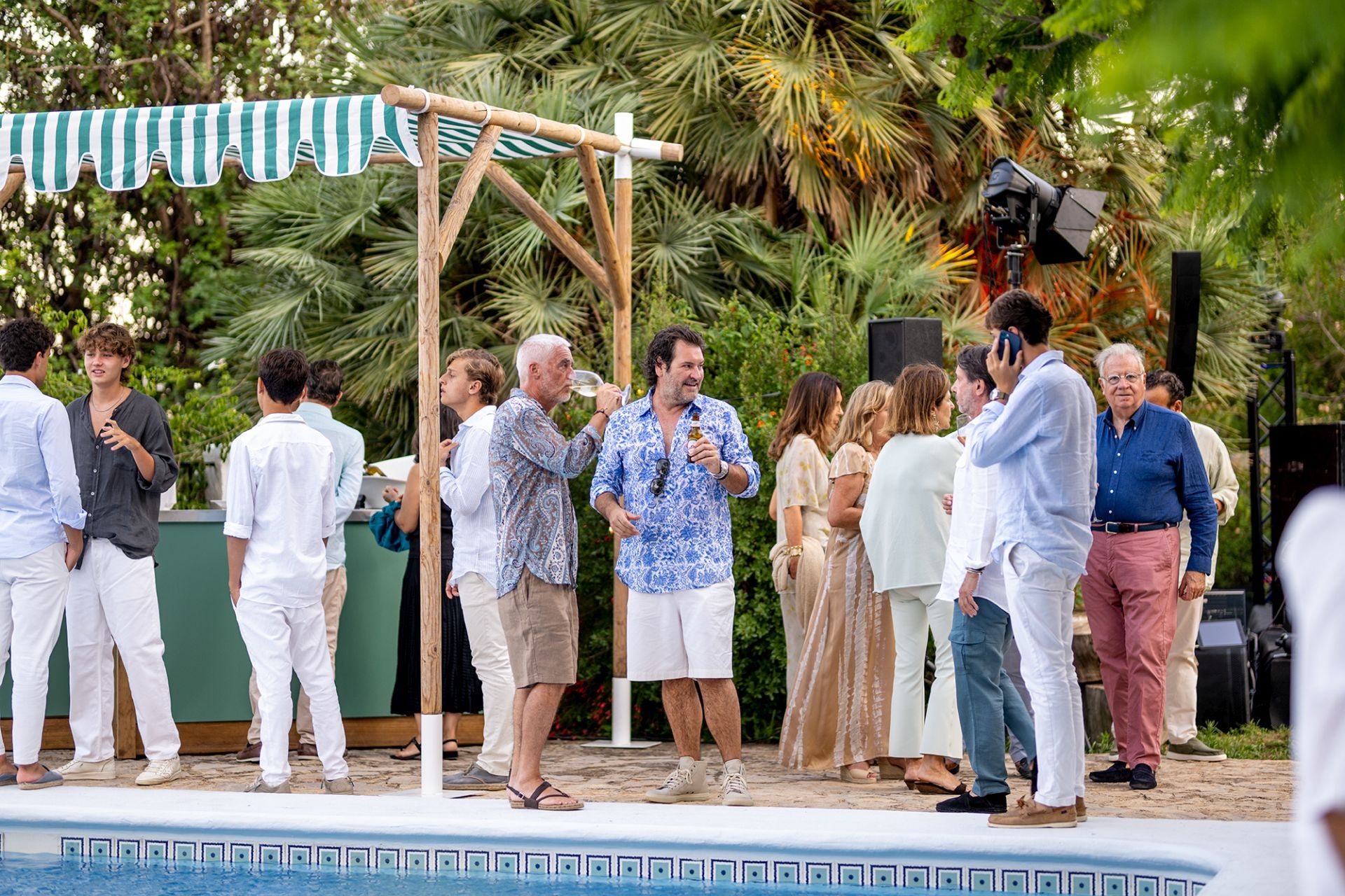 Música en directo, champán y mucha fiesta en el cumpleños de Ángela Pla: «Estoy muy emocionada»