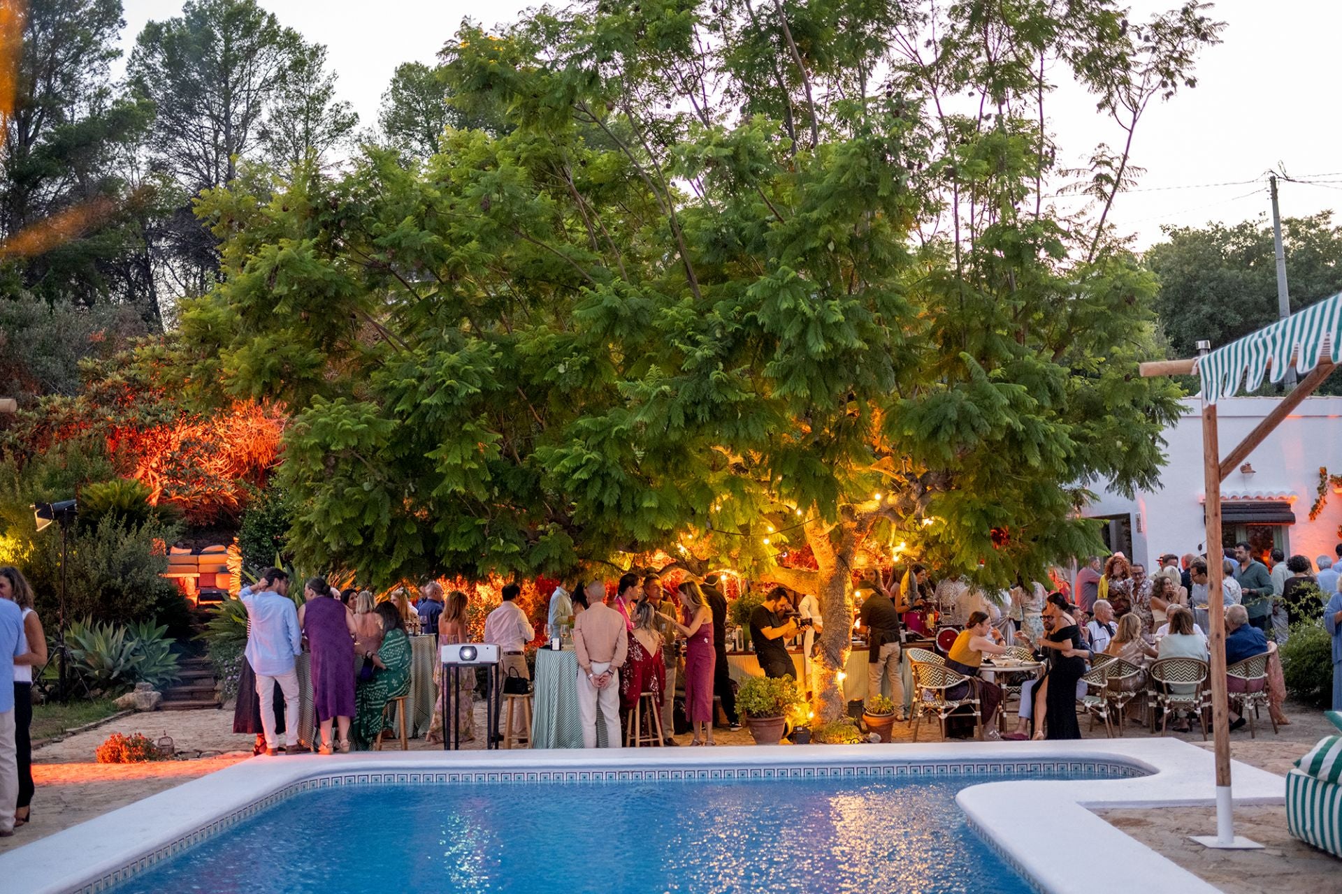 Música en directo, champán y mucha fiesta en el cumpleños de Ángela Pla: «Estoy muy emocionada»