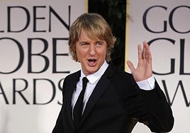 Owen Wilson en la alfombra roja de los Globos de Oro