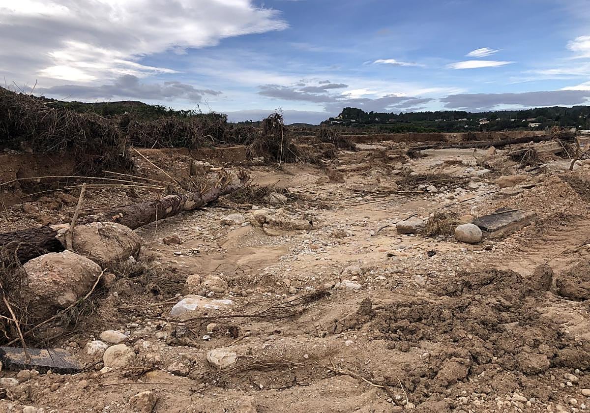 Erosión. Aquí había campos de naranjos que se llevó por delante la riada del Magro. Desaparecieron los árboles, ribazos, la tierra...