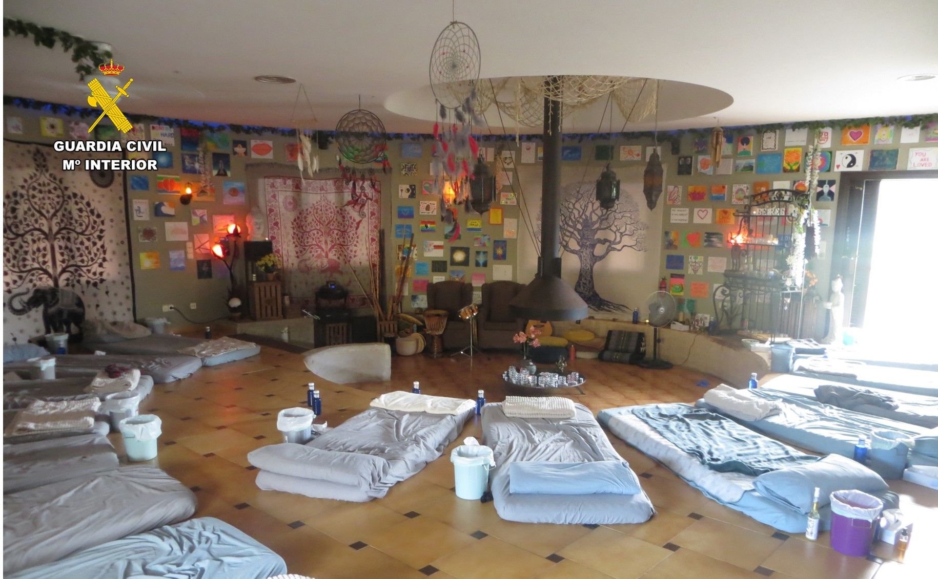 Tres detenidos en Pedreguer por anunciar un retiro espiritual donde se consumía ayahuasca, veneno de sapo y otras sustancias psicoactivas