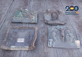 Lápidas de bronce sustraídas en el cementerio general de Valencia.