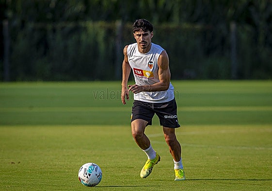Almeida entrenando en pretemporada.