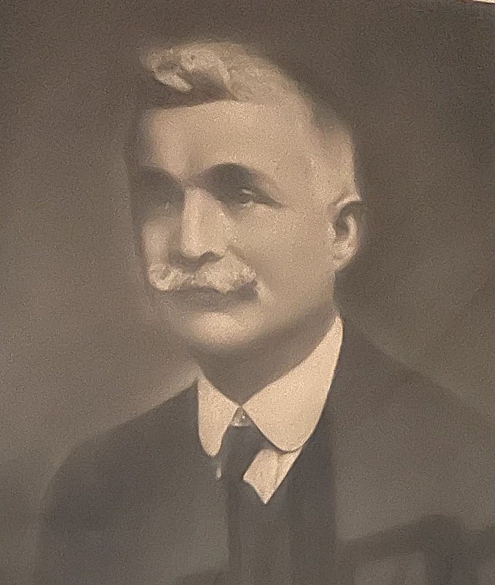 Imagen secundaria 2 - José Llorens Padre, Ricardo Llorens y Bartolomé Llorens, el fundador.