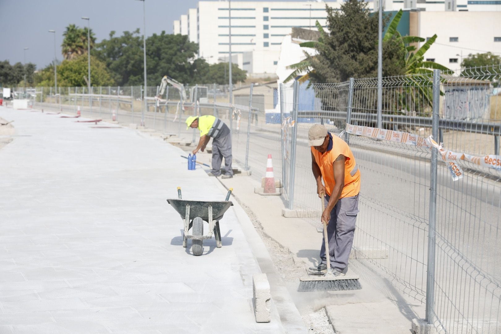 El Ayuntamiento ultima la mejora del acceso peatonal al apeadero de la Font de Sant Lluís
