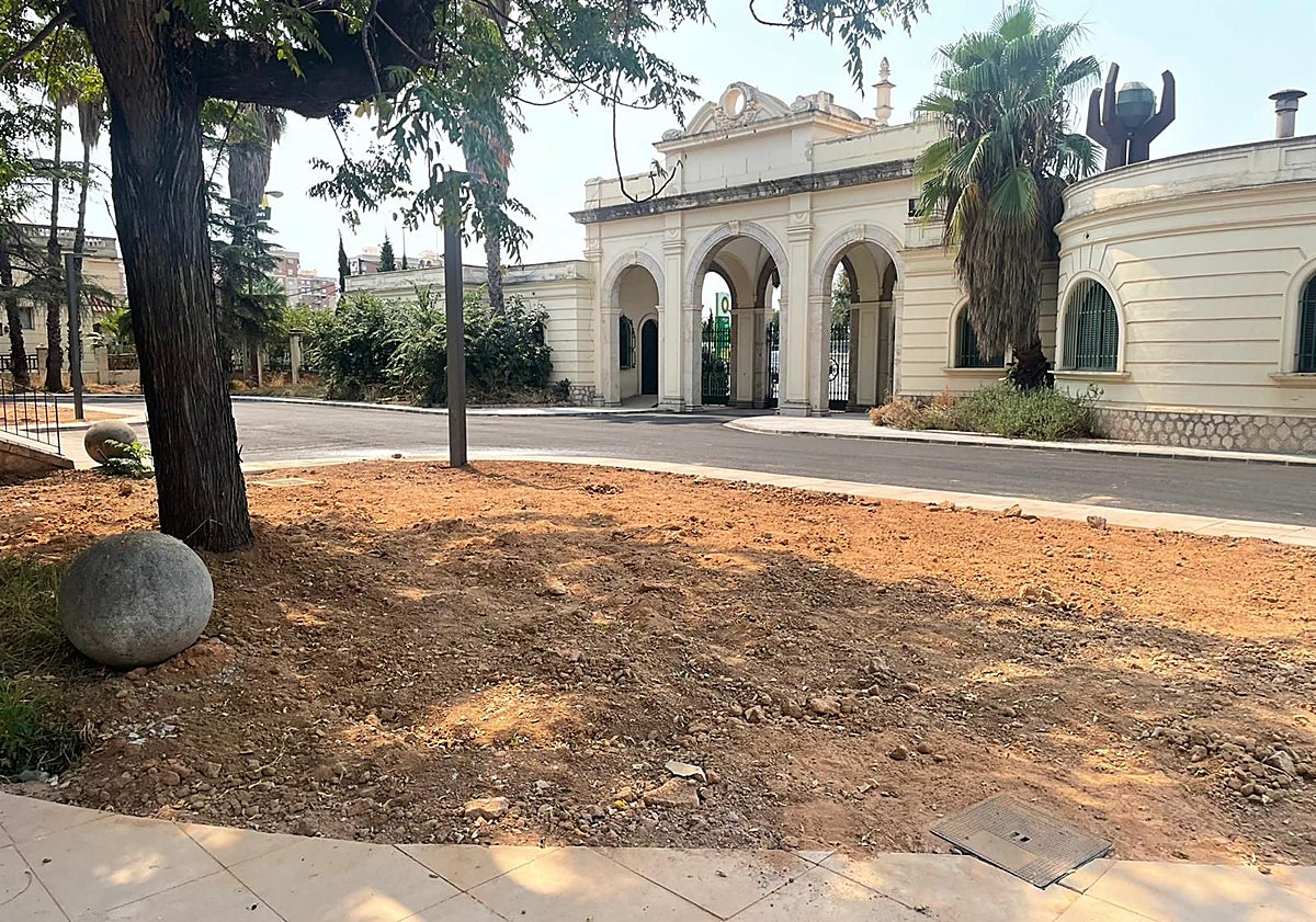 Imagen principal - Mislata ultima las obras ante el cierre del Doctor Moliner