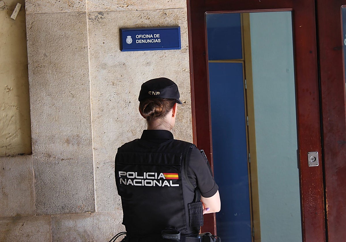 Una de las víctimas consiguió huir y acudió a denunciar a una comisaría de Valencia.