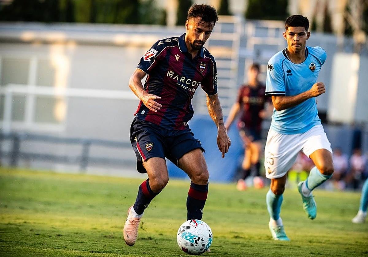 Óscar Clemente, durante esta pretemporada con el Levante.
