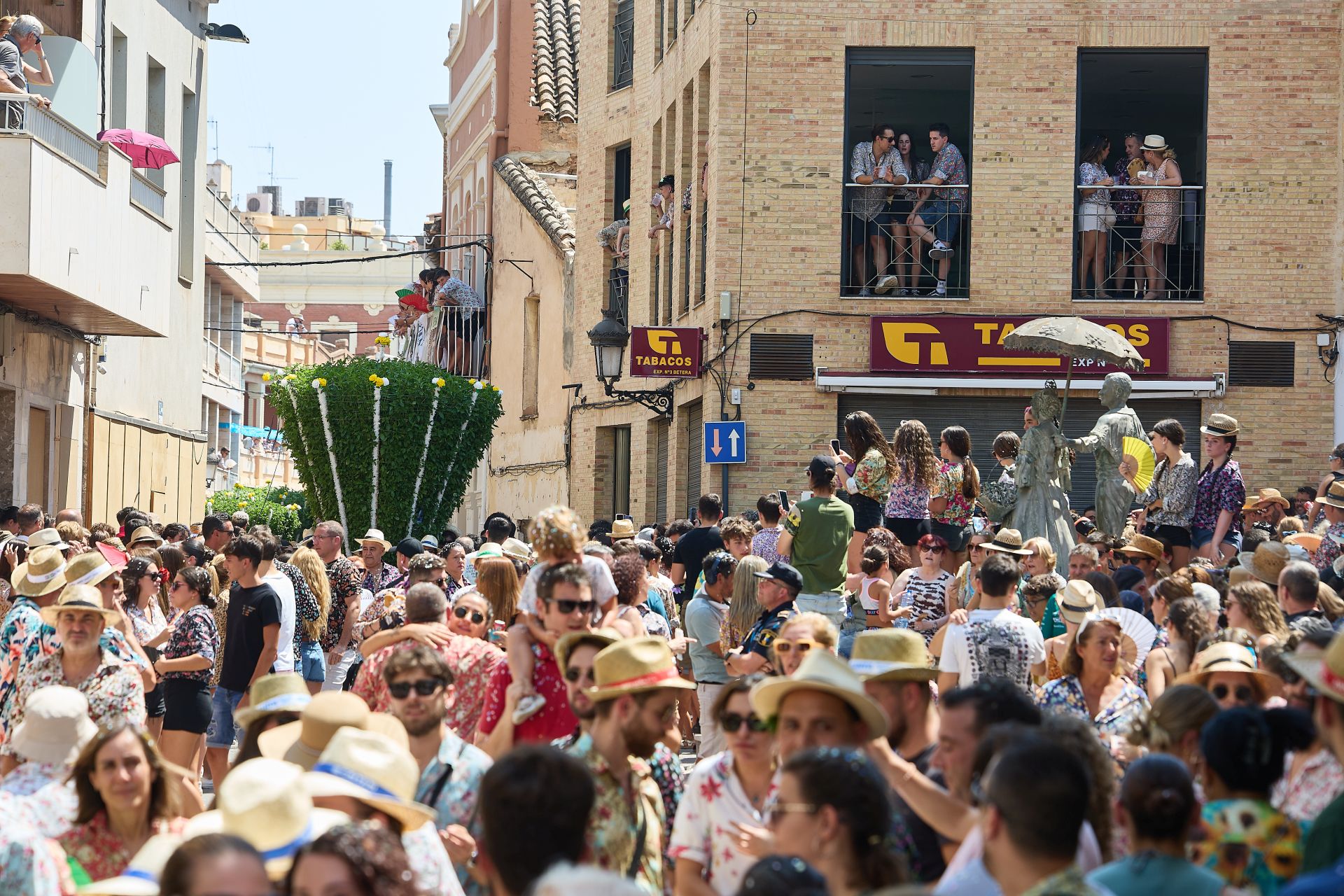 Color, calor, música y &#039;alfàbegues&#039; en Bétera