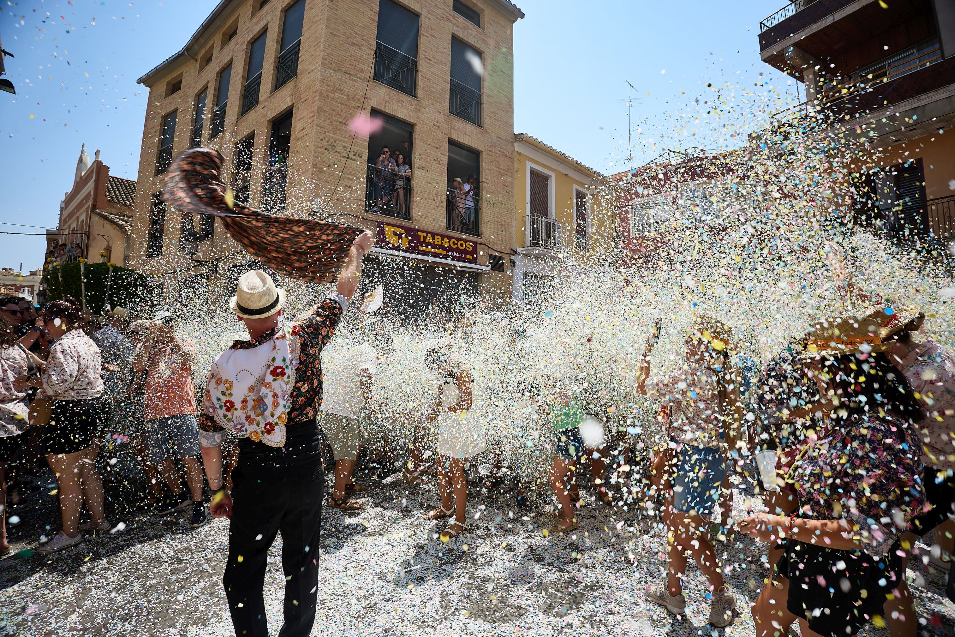 Color, calor, música y &#039;alfàbegues&#039; en Bétera
