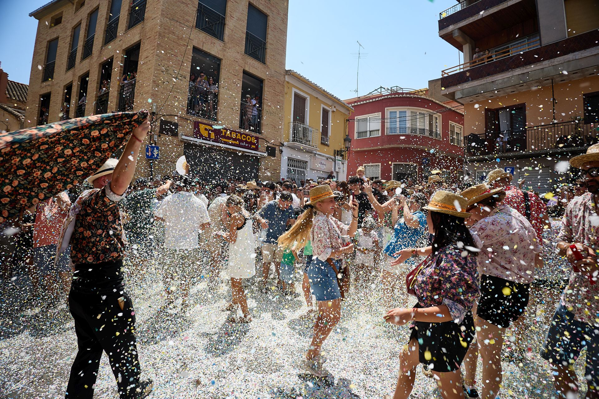 Color, calor, música y &#039;alfàbegues&#039; en Bétera