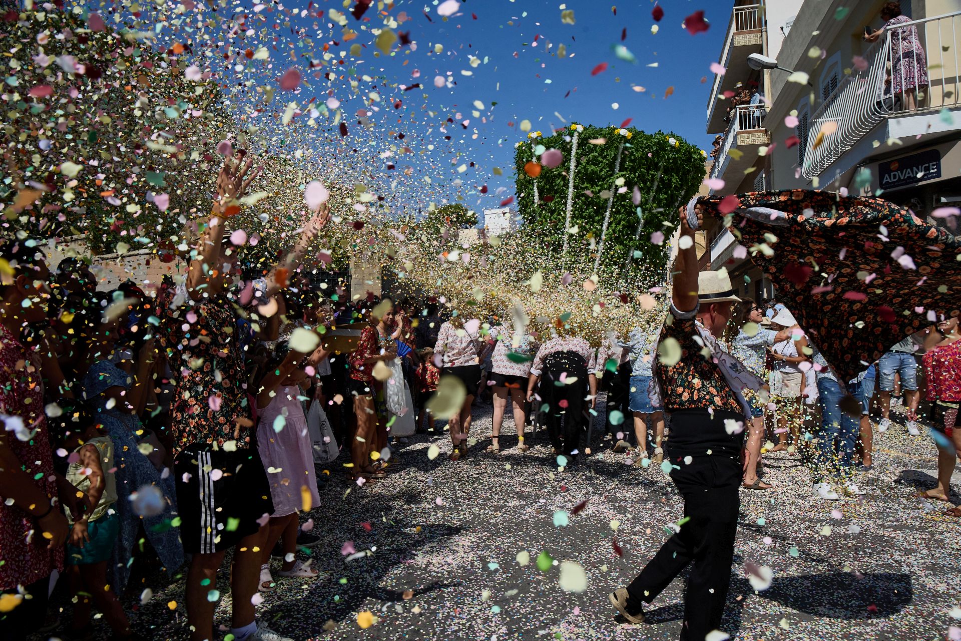 Color, calor, música y &#039;alfàbegues&#039; en Bétera