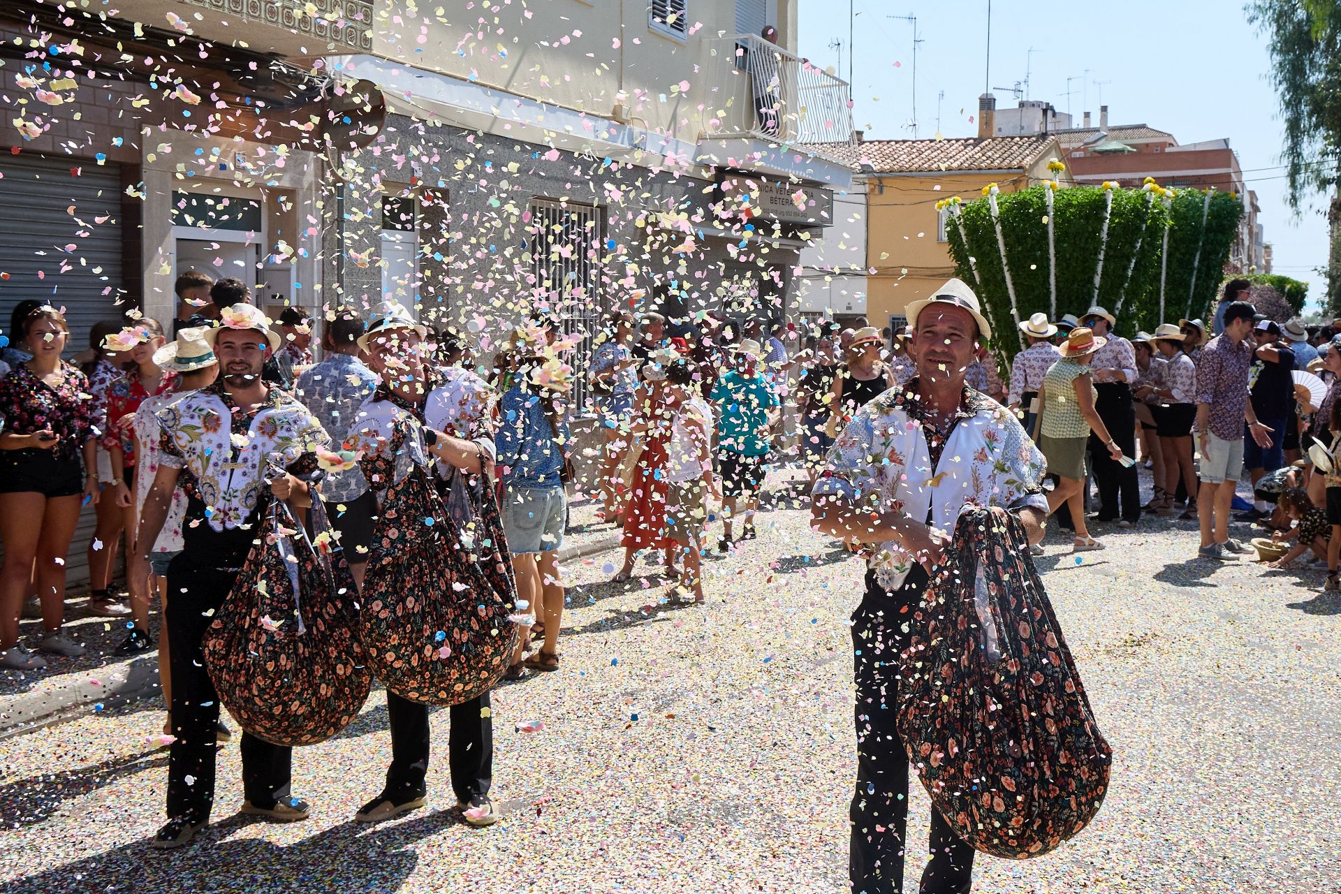 Color, calor, música y &#039;alfàbegues&#039; en Bétera