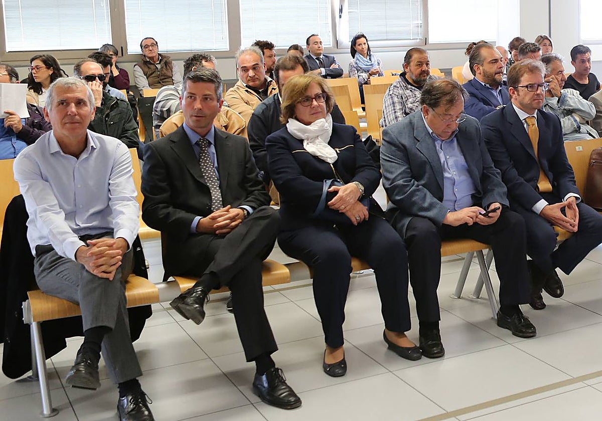 Algunos de los acusados, antes de la lectura del fallo de la sentencia.