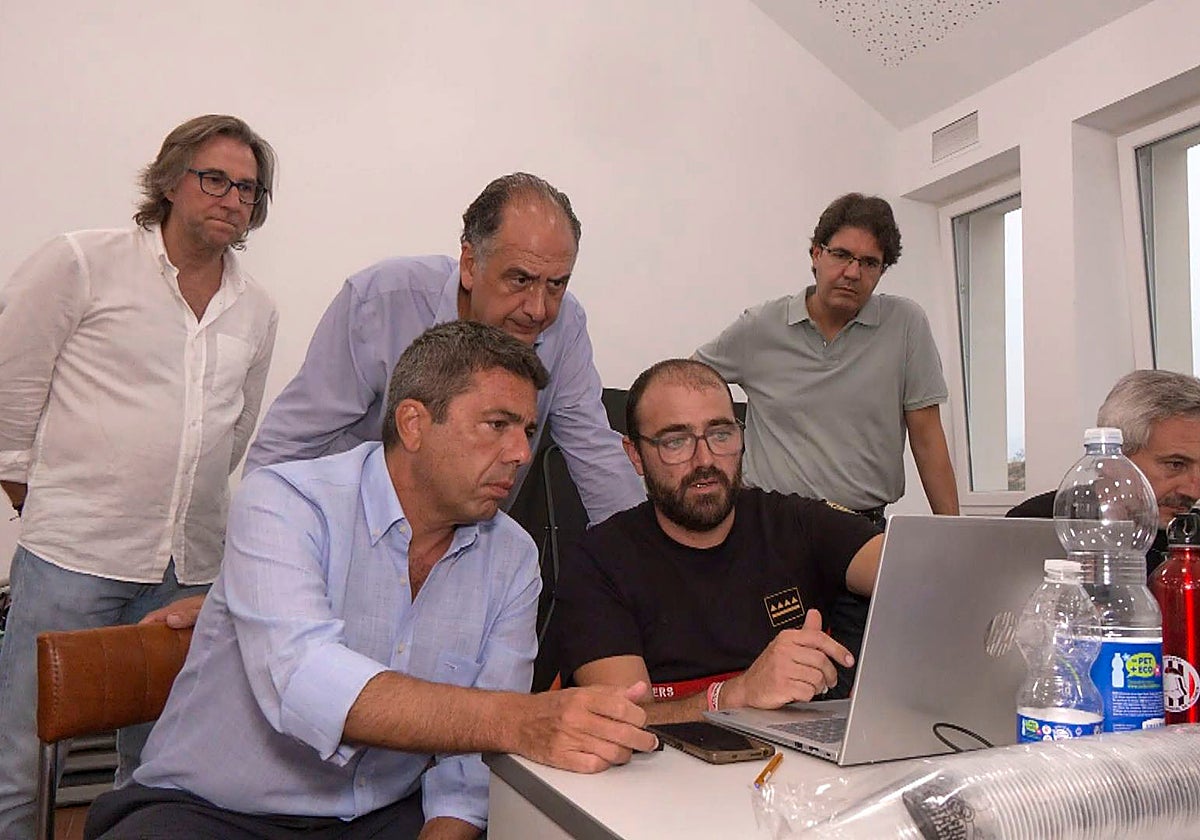 Mazón, la semana pasada en el PMA del incendio de Teresa de Cofrentes.