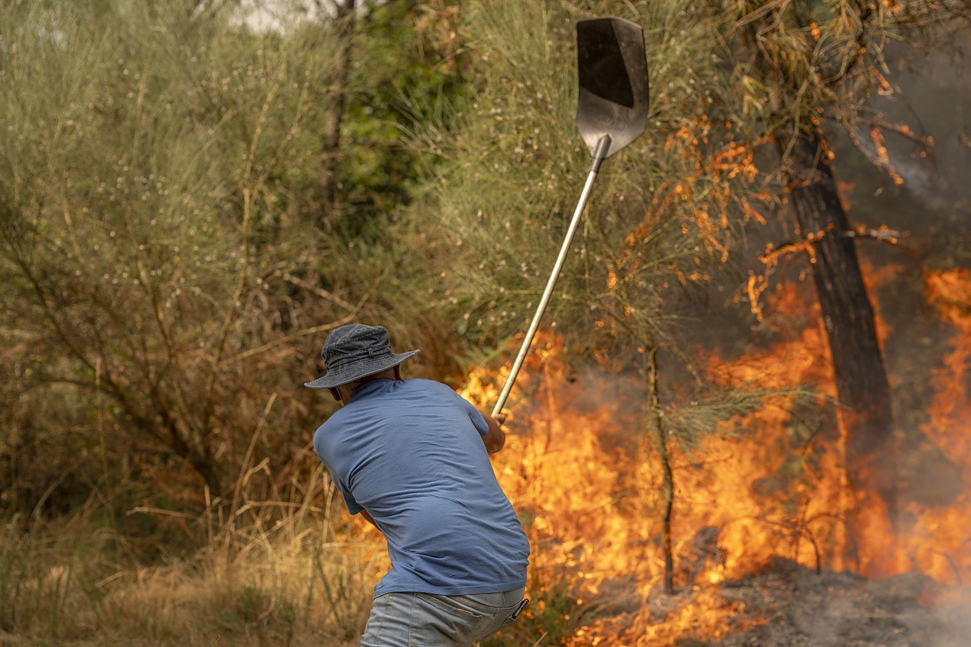 Incendio forestal de Cualedro (Ourense)