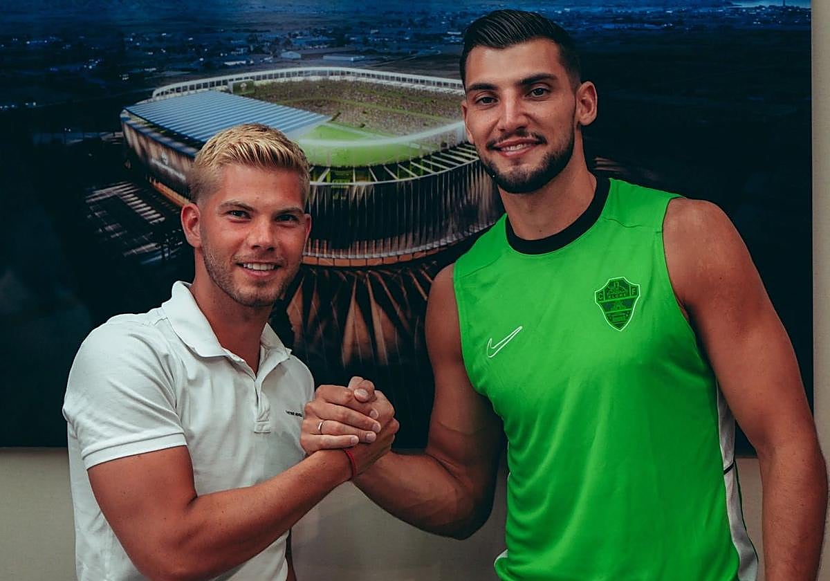 Rafa Mir, en su anuncio como nuevo jugador del Elche.