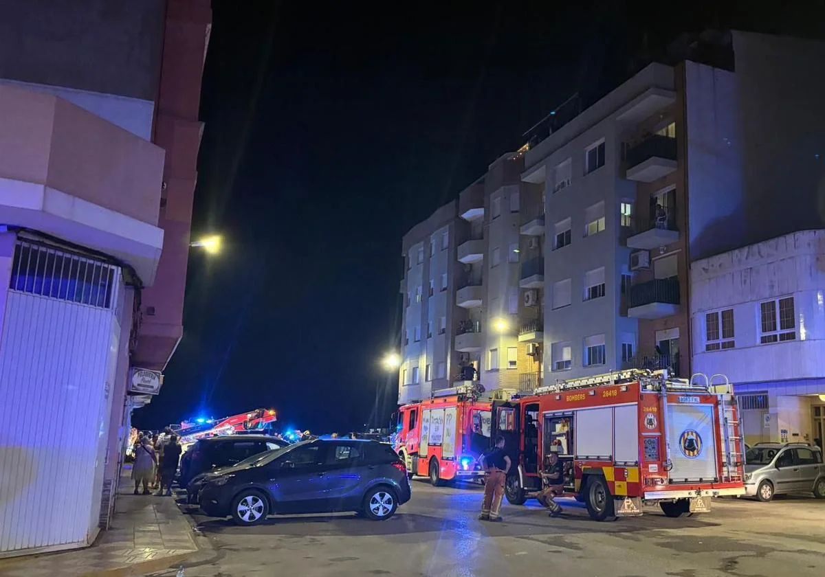 FOTOS | Explosión de gas en una vivienda de Benifaió