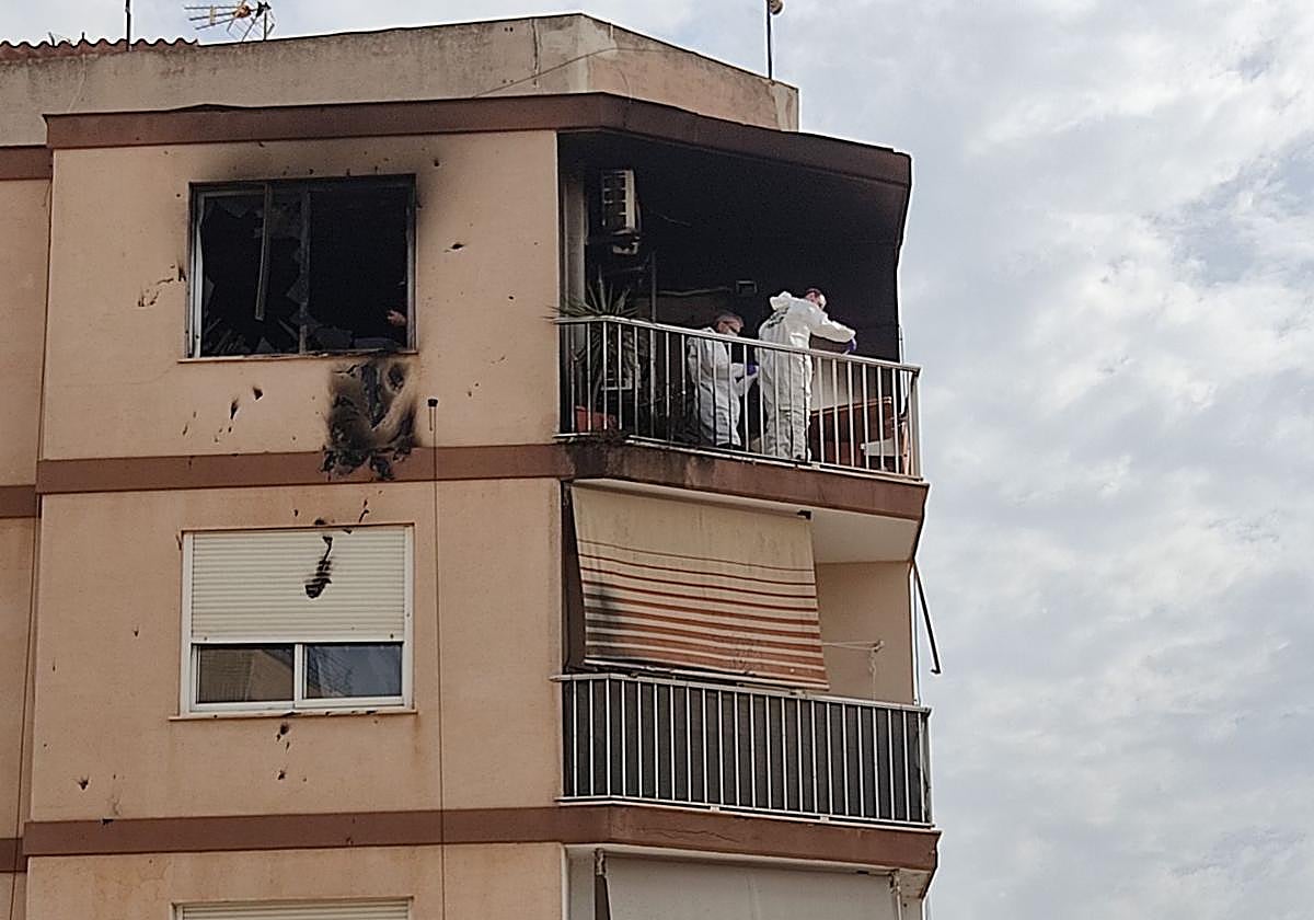 FOTOS | Explosión de gas en una vivienda de Benifaió