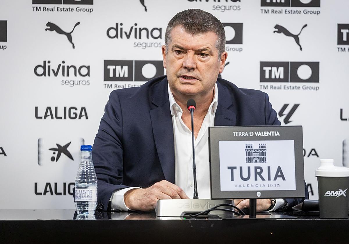 Ron Gourlay, en su rueda de prensa.