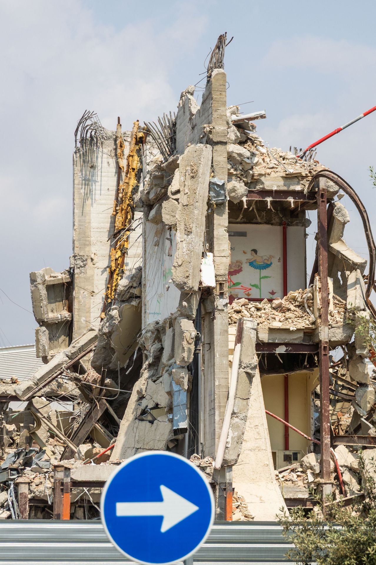 FOTOS | Derribo del edificio de maternidad de la antigua Fe