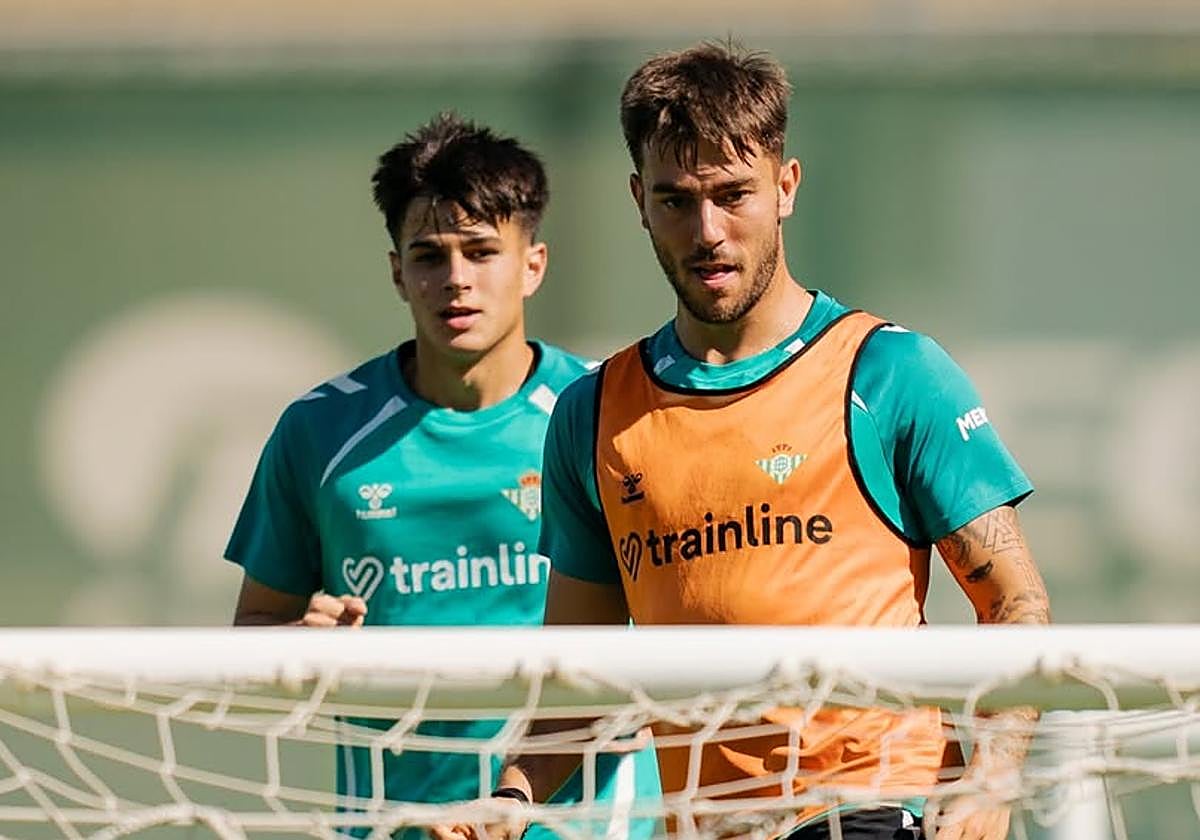 Iker Losada, con el Betis, en un entrenamiento.