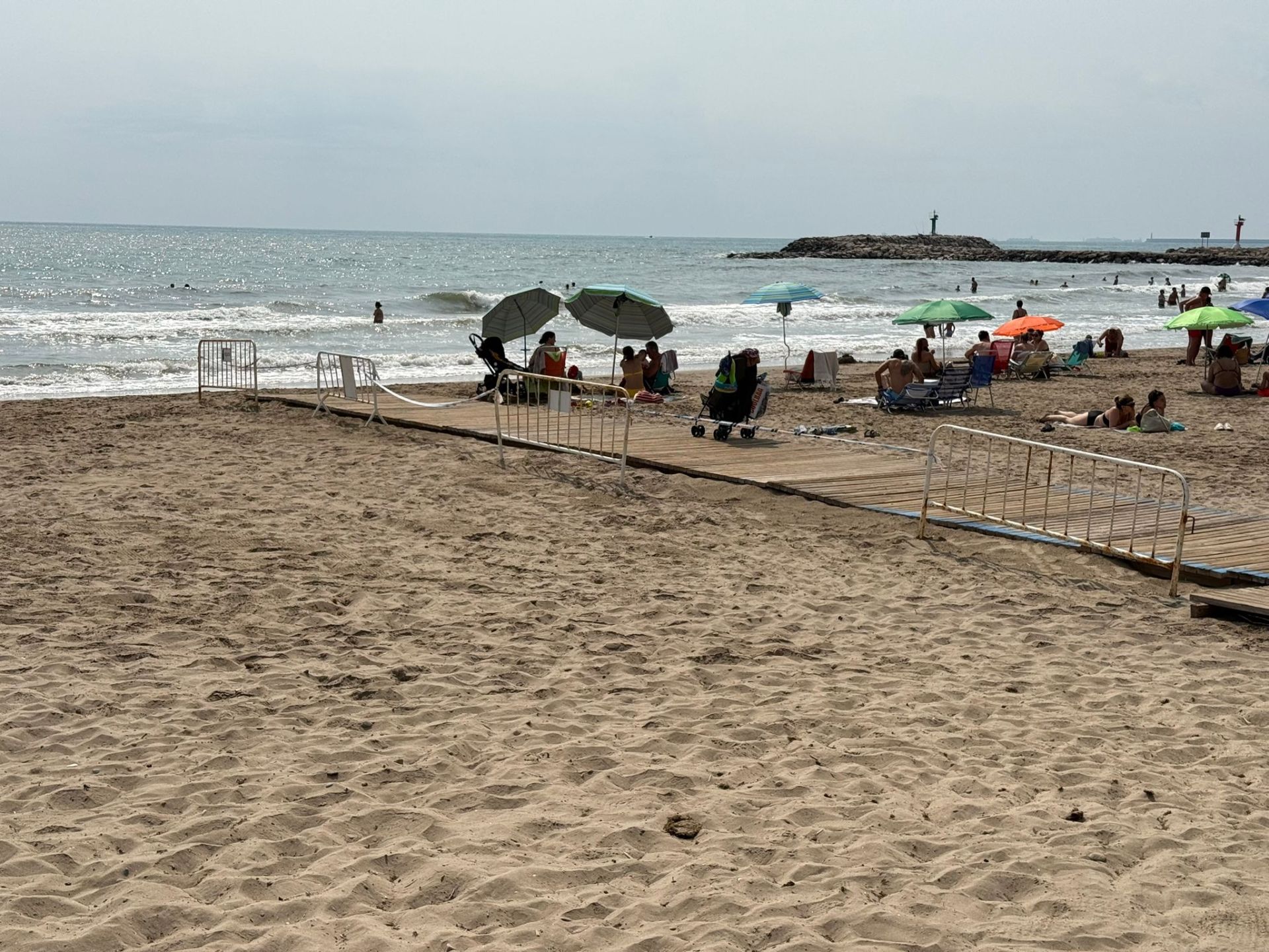 FOTOS | Cierran parte de la playa de Port Saplaya