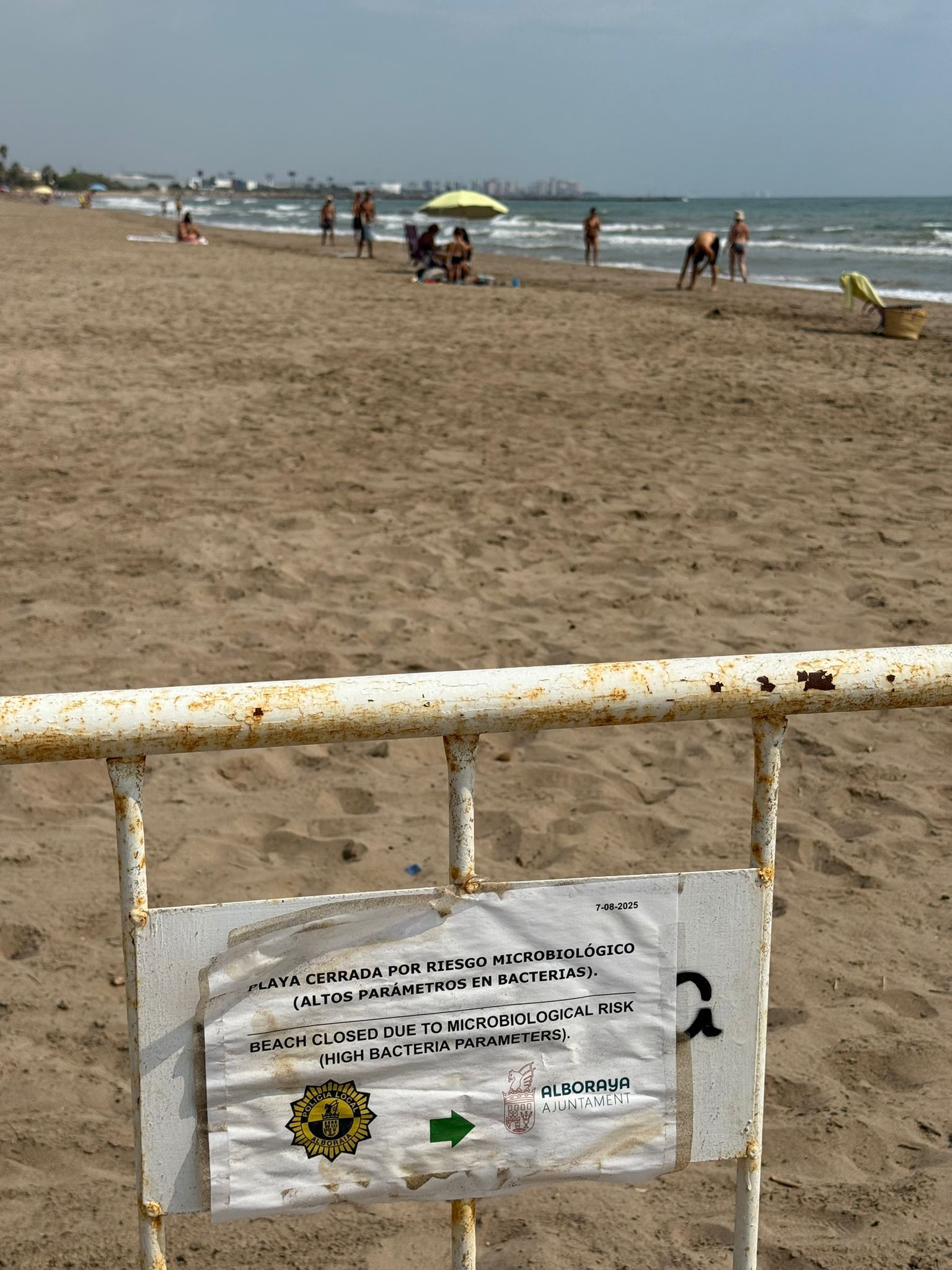 FOTOS | Cierran parte de la playa de Port Saplaya