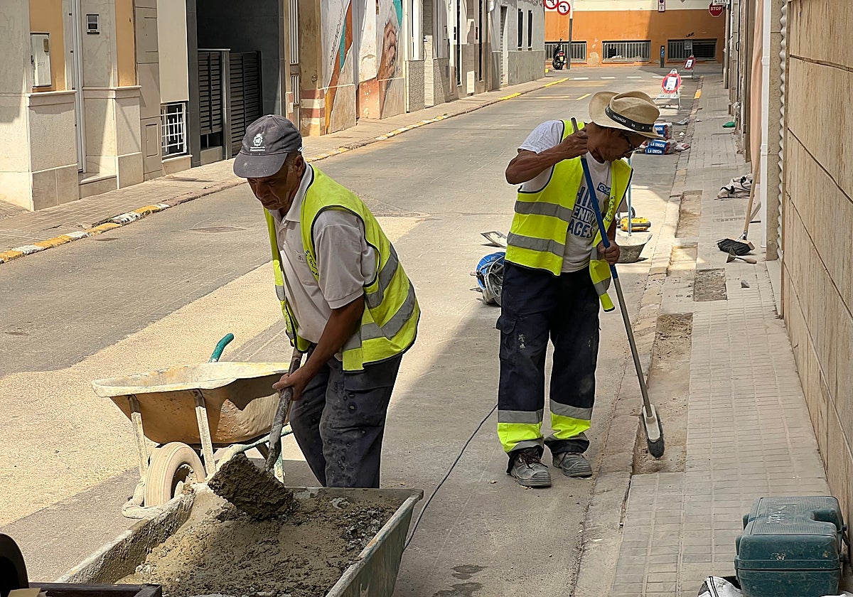 Trabajos de reparación realizados por brigadas.