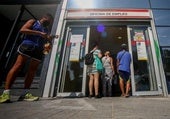 El SEPE retira el subsidio para mayores de 52 y obliga a pagar 13.210,65 euros a un hombre que cobraba la pensión de incapacidad permanente