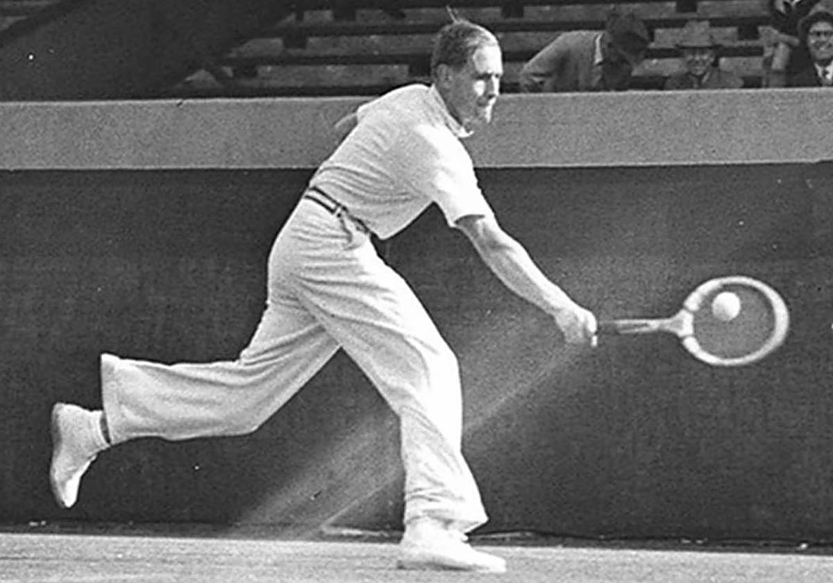 Von Cramm fue campeón en Roland Garros y tres veces finalista en Wimbledon.