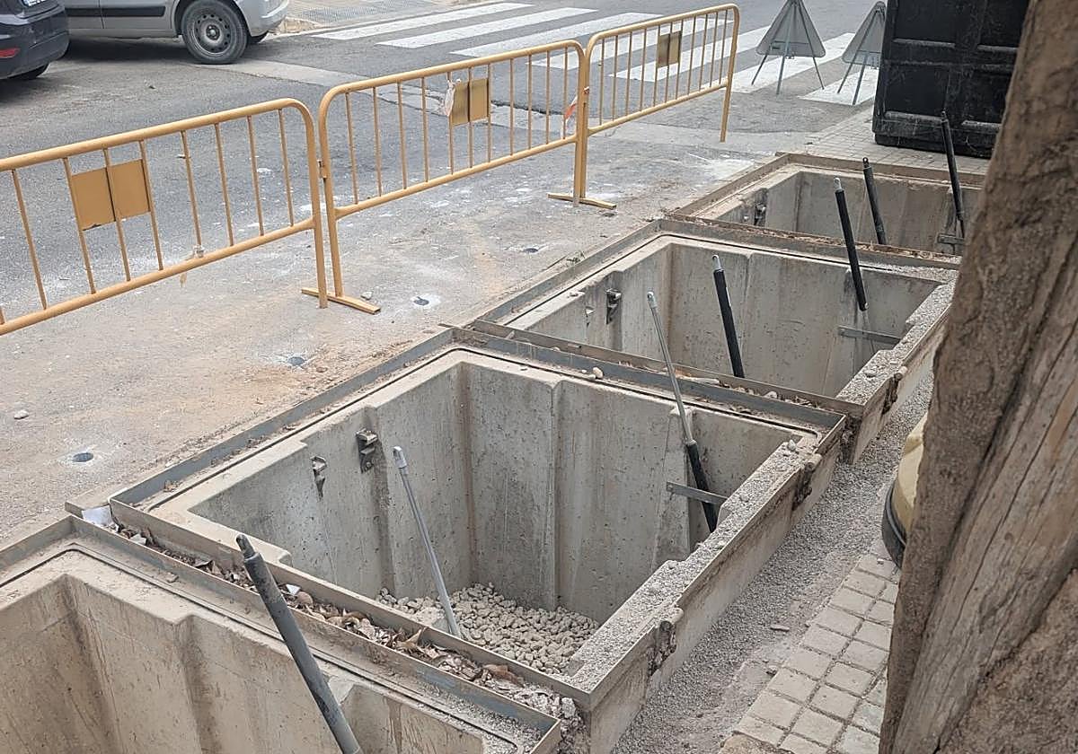 Trabajos de retirada de los contenedores.