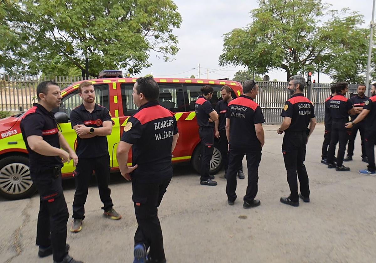 Los bomberos de Valencia parten hacia León para apagar los incendios forestales
