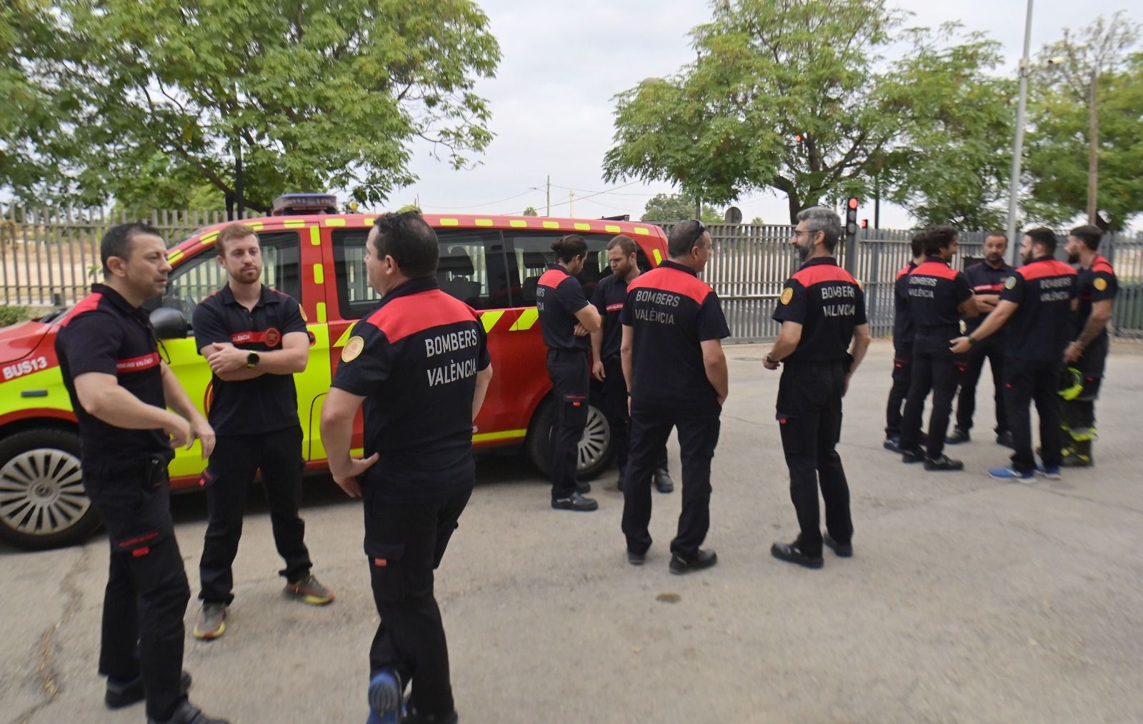 Los bomberos de Valencia parten hacia León para apagar los incendios forestales