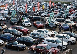 Feria de vehículos de segunda mano.