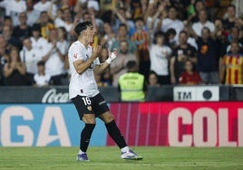 Diego López celebra su gol ante la Real Sociedad.